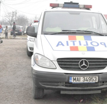 A trecut de la furturi din şcoli şi locuinţe la tâlhării